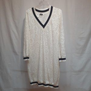 Lace top for the larger girls.